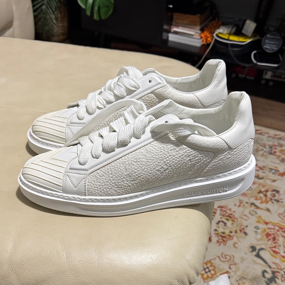 Louis Vuitton White Textured Leather Low-Top Sneakers - Picture 4 of 10